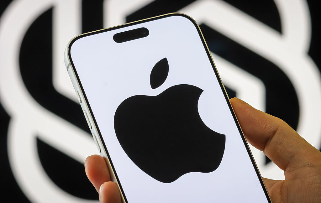 Musk antitröst davasından Apple’ı çıkarıyor ancak OpenAI’ye karşı baskısını sürdürüyor